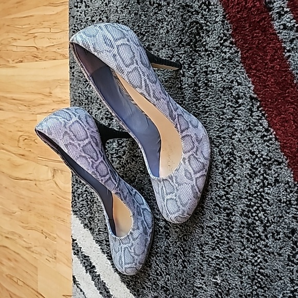 Animal Print Heel - Picture 2 of 4